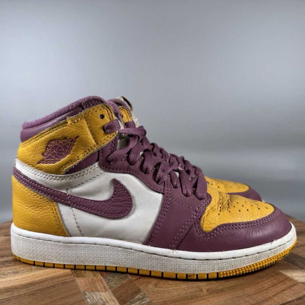 Nike Air Jordan‎ 1 Retro High OG Brotherhood (GS) Youth Size 4Y 575441-706